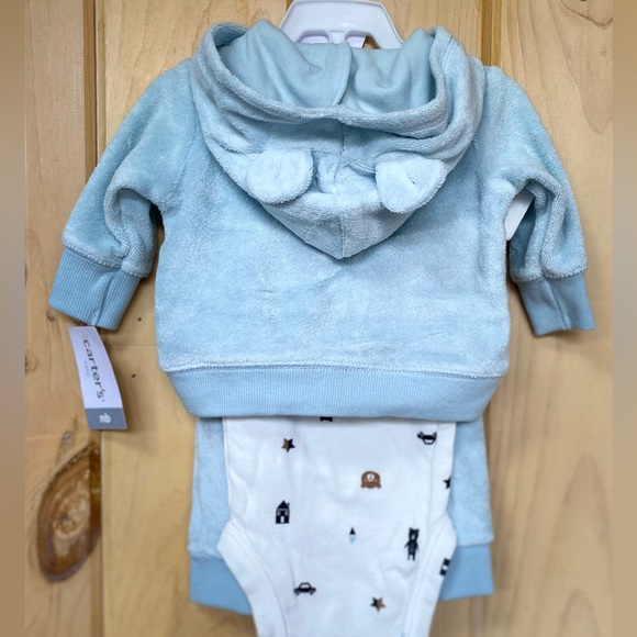 NWT Baby’s 3 piece outfit for Newborn by Carter’s - Picture 3 of 5